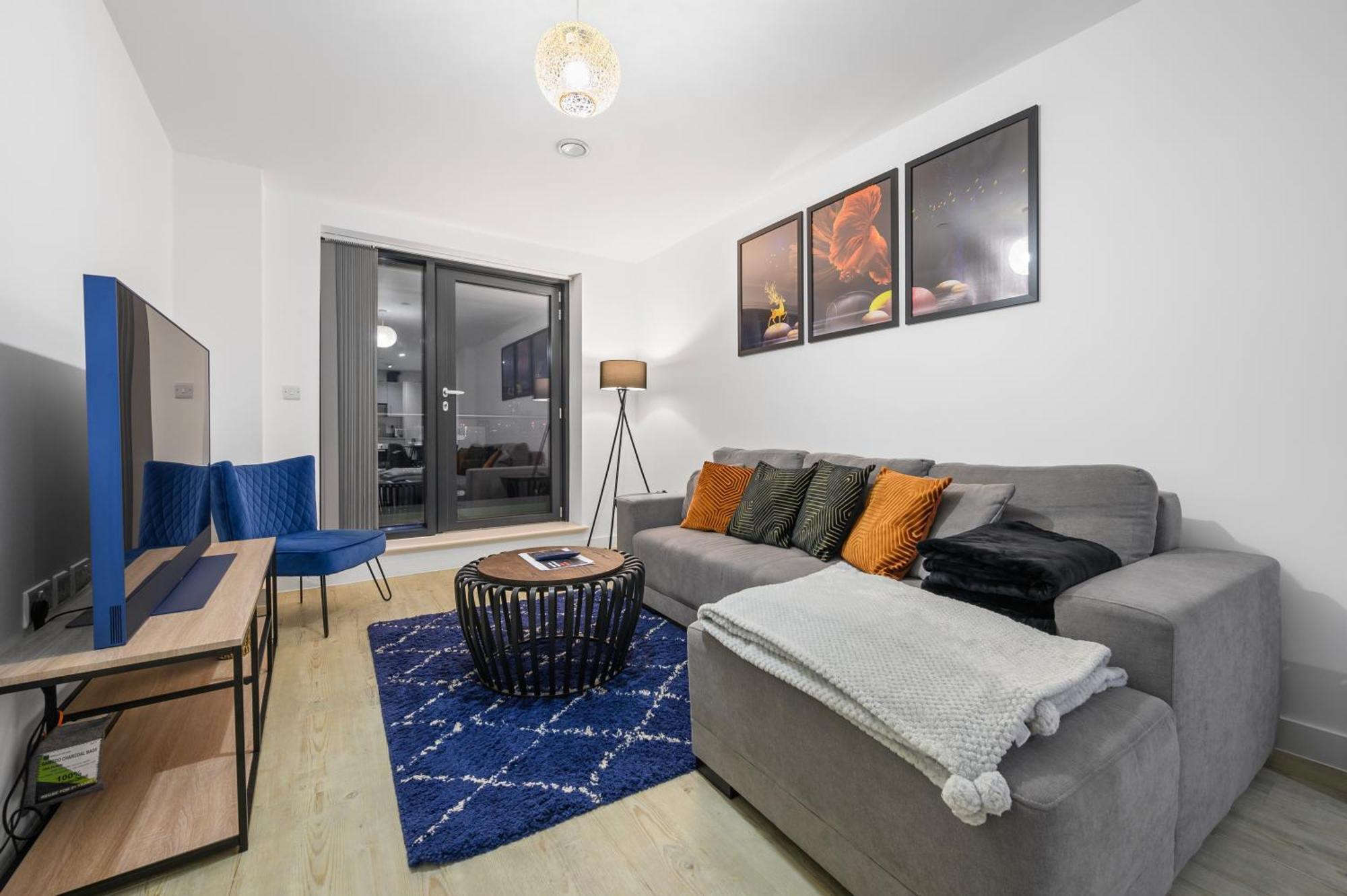 Stylish & Spacious Salford Quays One Bedroom High Floor Apartment With Balcony Manchester Exterior photo