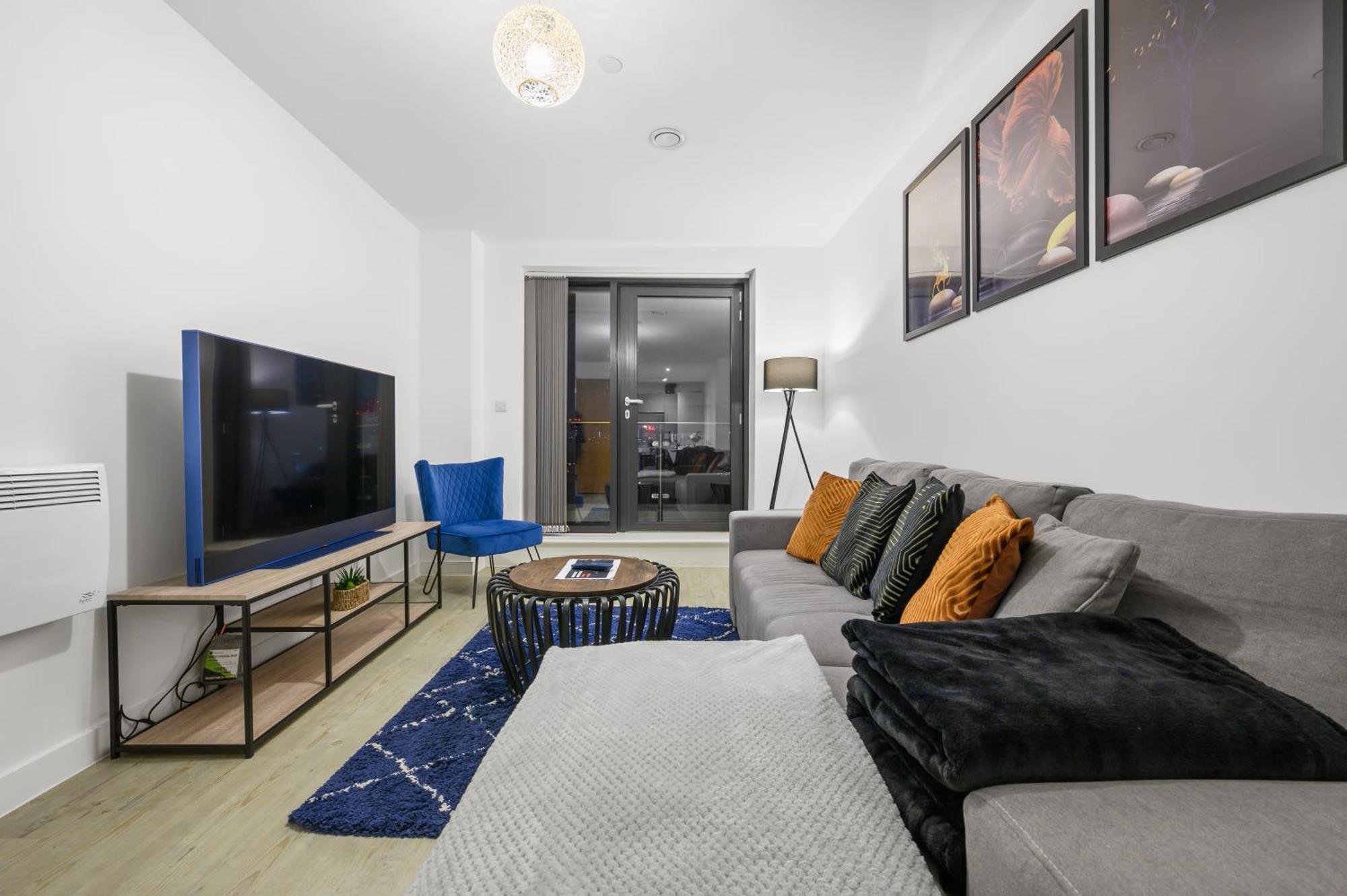 Stylish & Spacious Salford Quays One Bedroom High Floor Apartment With Balcony Manchester Exterior photo
