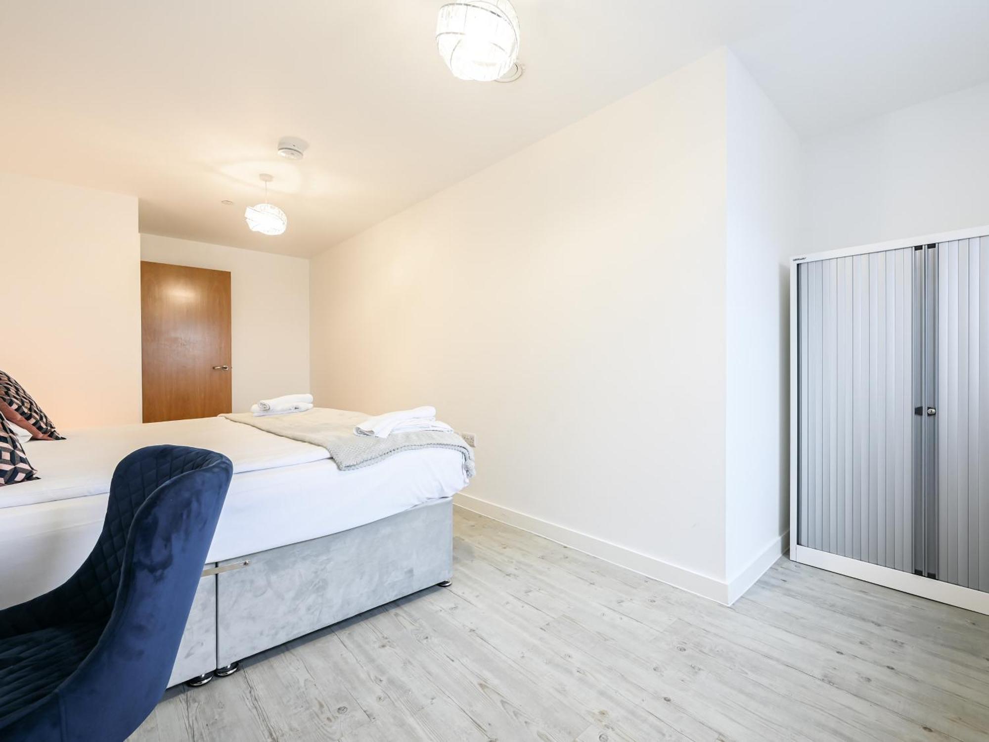 Stylish & Spacious Salford Quays One Bedroom High Floor Apartment With Balcony Manchester Exterior photo